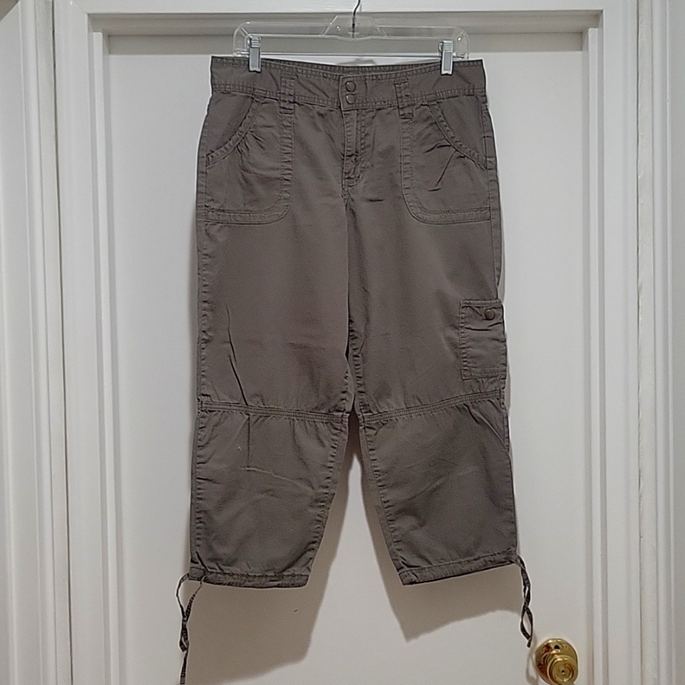 Calvin Klein Cargo Capri Pants